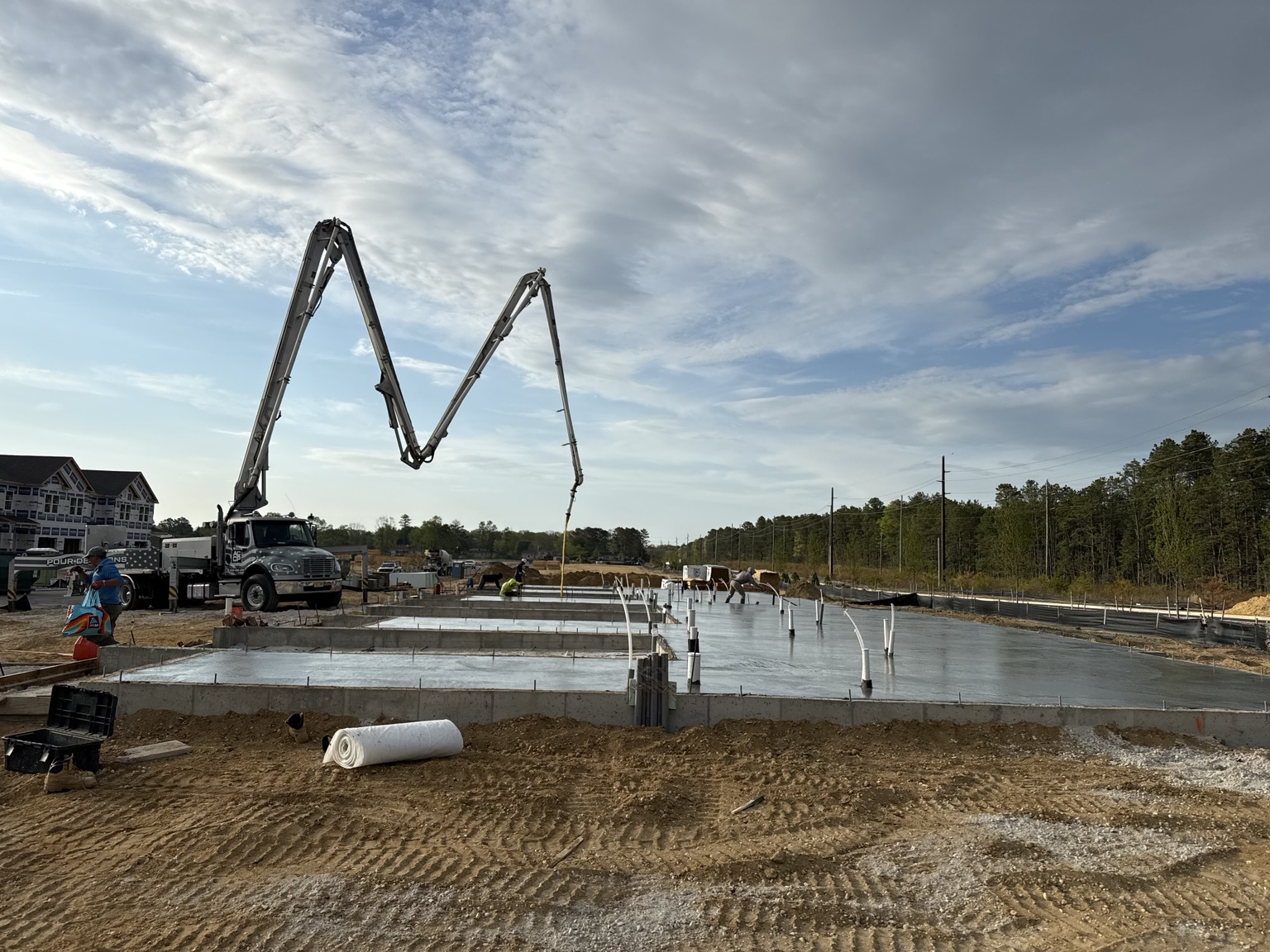 Atlantic Cape boom pump on large slab pour